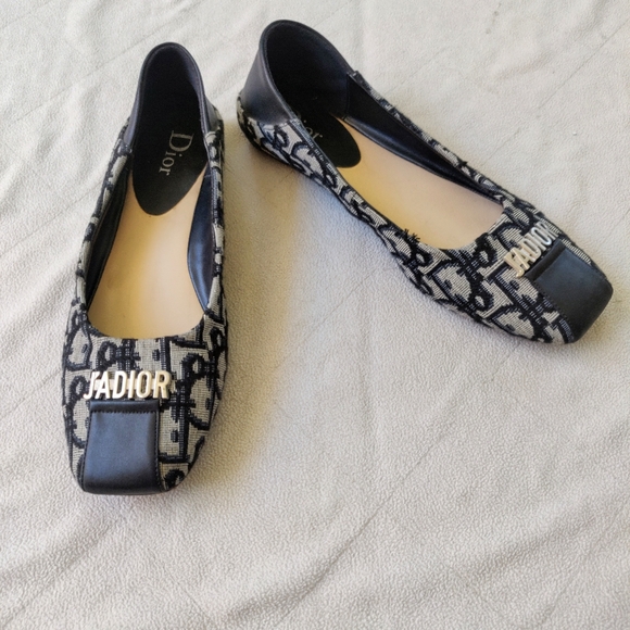 Authentic Dior J'adior Flats - Picture 2 of 9
